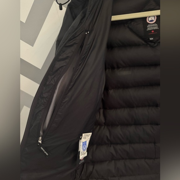 Canada Goose Men’s Lodge Parka. Black. Size XS - Picture 3 of 9